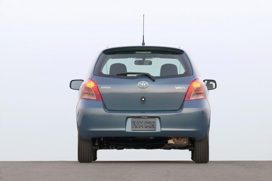  Toyota Yaris 2005 года  (фото 143 из 165)